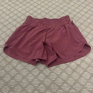Flattering Lululemon hotty hot shorts!!